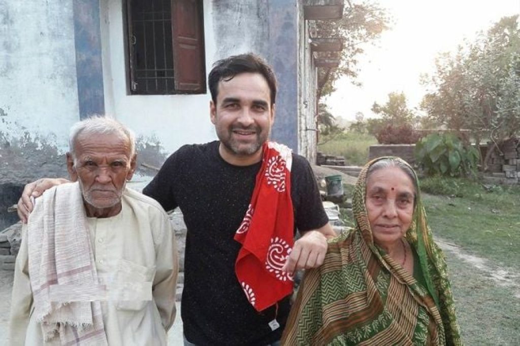 Pankaj Tripathi With His Father And Mother