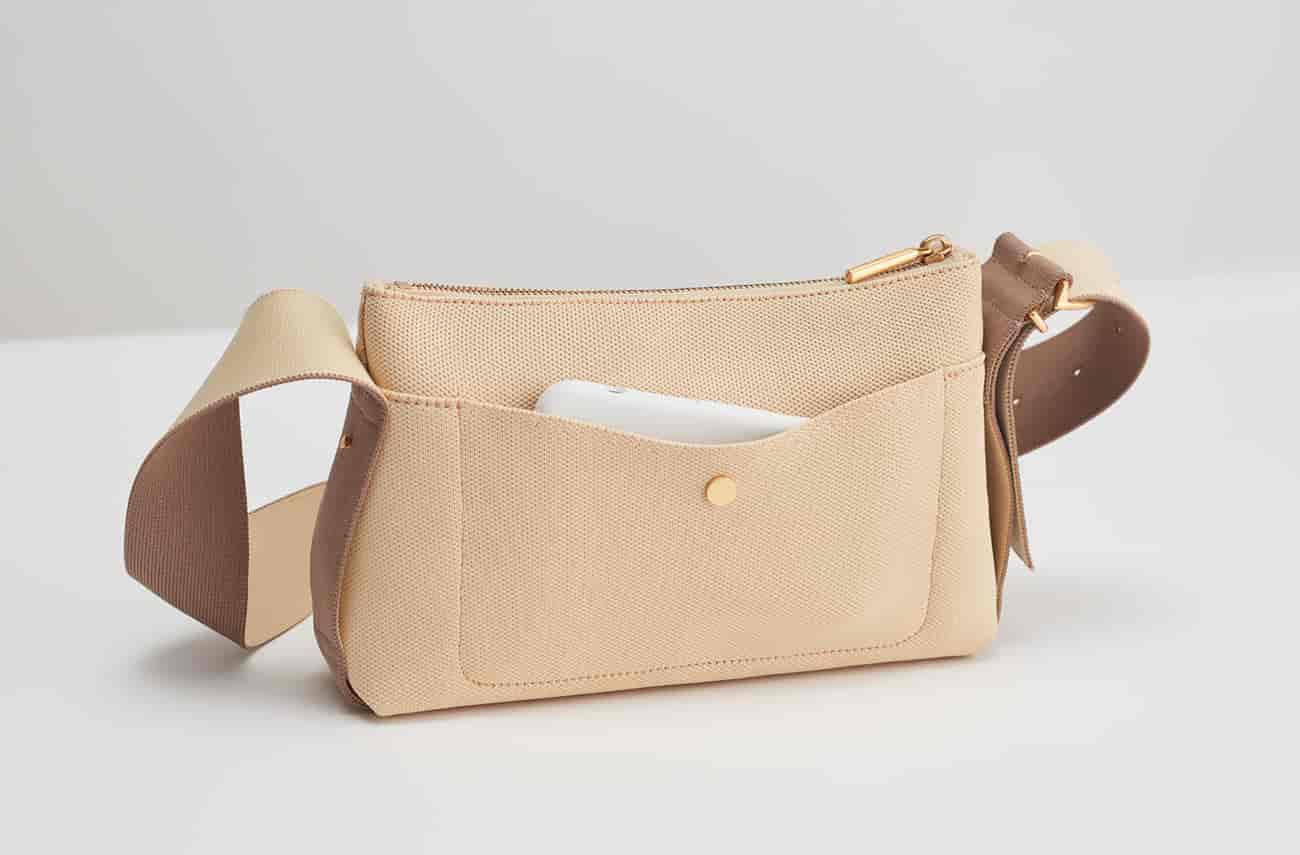 Cuyana Small Recycled Sling Bag